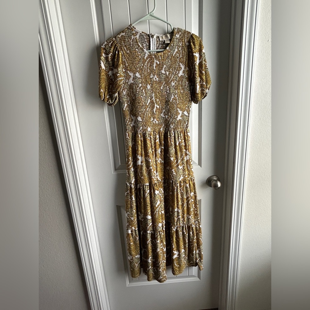 Elegant Gold and White Women's Dress